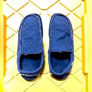 Sanuk slip-on